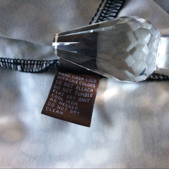 J. McLAUGHLIN CATALINA CLOTH BLACK AND WHITE ANIMAL PRINT TOP SMALL - Picture 7 of 9